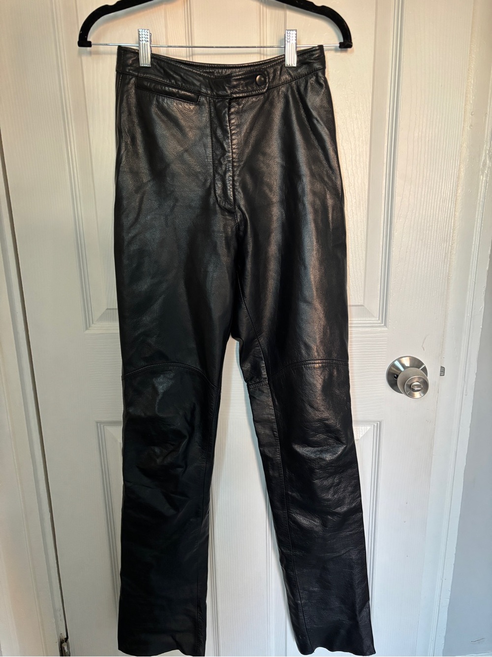 Wilsons Leather Maxima Genuine Leather Pants Size 2 with Knee Seam Flare Cut